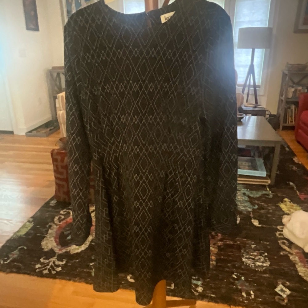 Leota Black Geometric Long Sleeve Dress